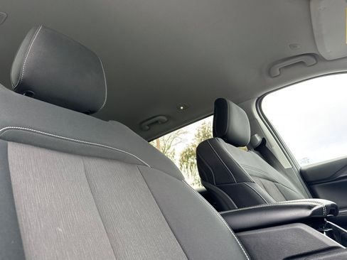 Used 2023 Jeep Grand Cherokee L Laredo image 16