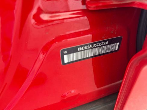Used 2025 Kia Soul LX w/ LX Technology Package FWD image 27