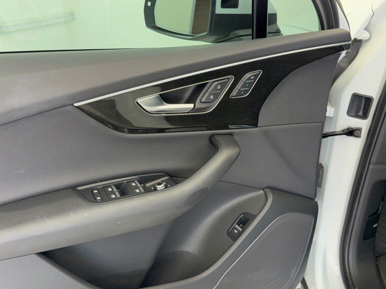 Used 2023 Audi Q7 2.0T Premium w/ Convenience Package AWD/4WD image 15