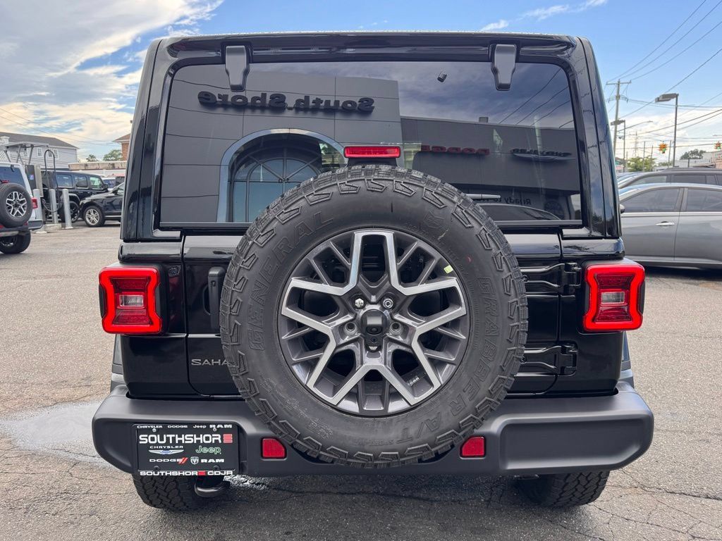 New 2026 Jeep Wrangler Unlimited Sahara AWD/4WD image 6