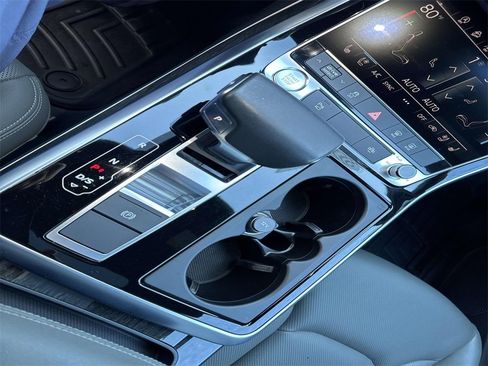 Used 2019 Audi Q8 Premium Plus w/ Premium Plus image 25