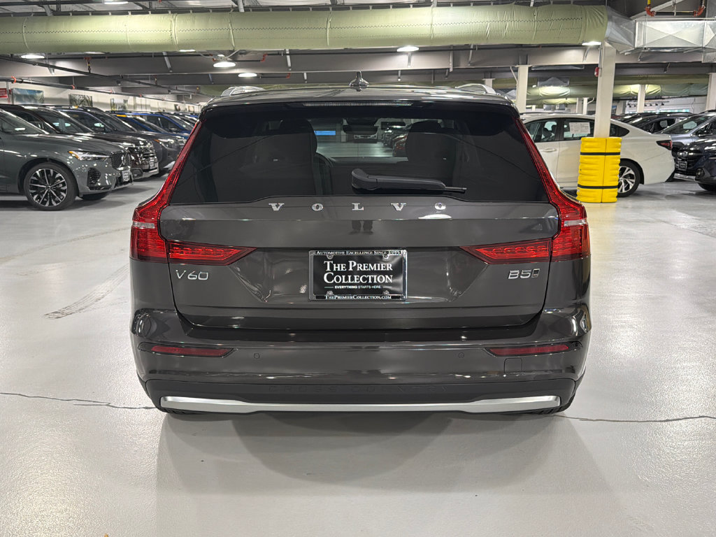 Certified 2025 Volvo V60 B5 Cross Country Plus AWD/4WD image 5