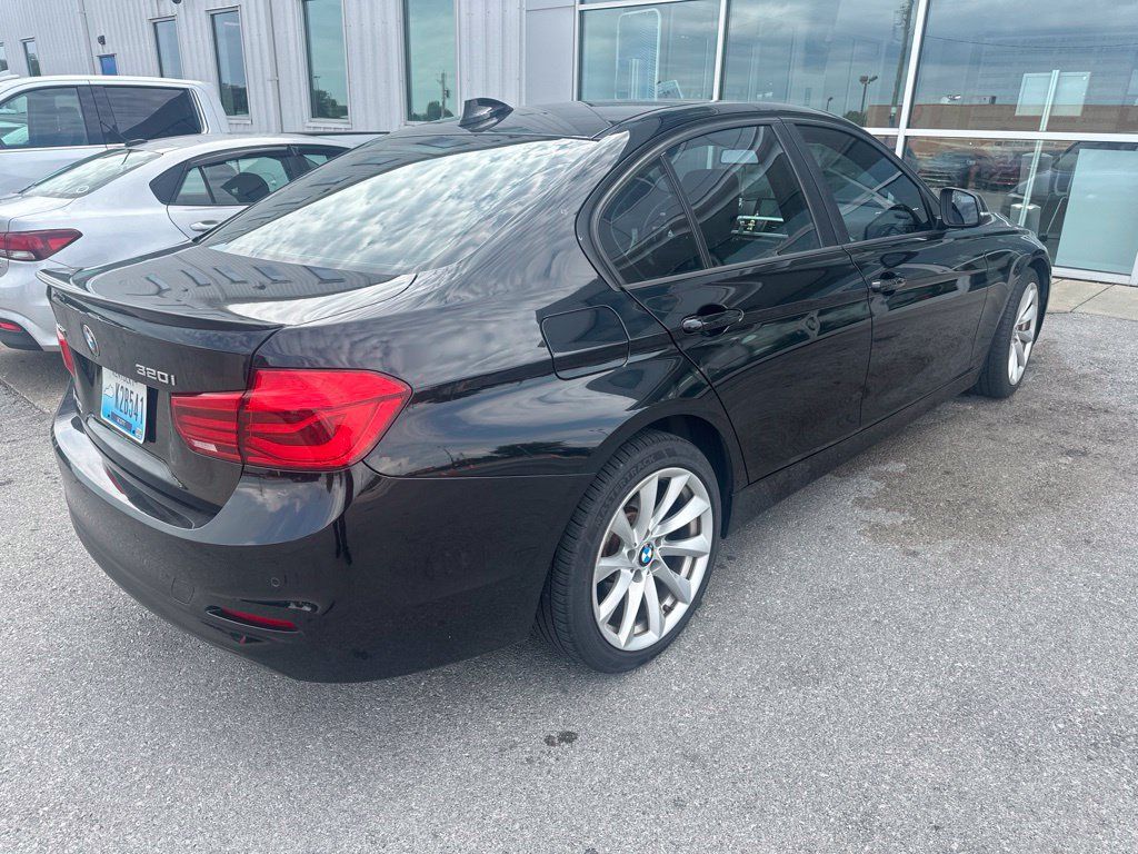 Used 2016 BMW 320i xDrive Sedan w/ Sport Package AWD/4WD image 3