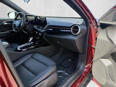 Used 2024 Chevrolet Trax RS w/ Sunroof Package FWD image 12
