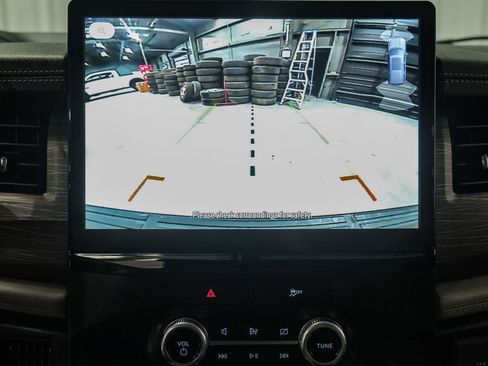 Used 2022 Ford Expedition Max Limited image 21