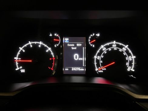 Used 2024 Toyota 4Runner SR5 Premium w/ Moonroof Package RWD image 31