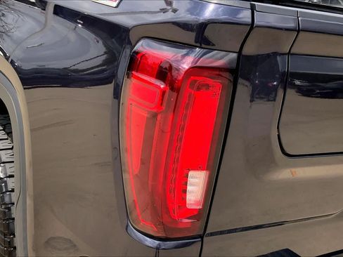 Used 2023 GMC Sierra 1500 SLT AWD/4WD image 27