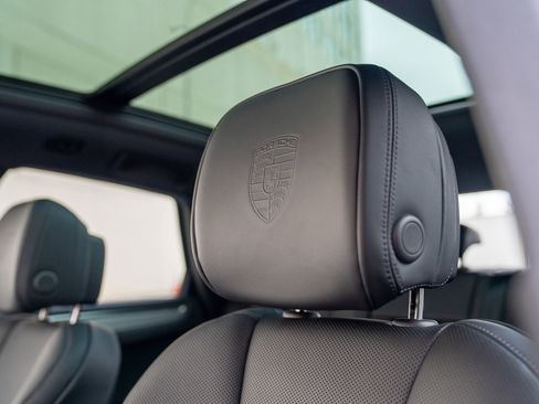 Certified 2026 Porsche Macan Turbo AWD/4WD image 13