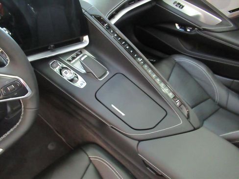 Used 2025 Chevrolet Corvette Z06 image 19