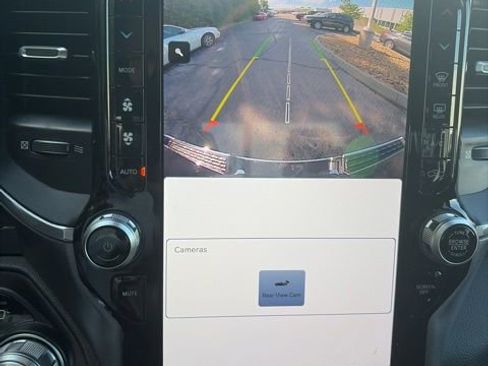 Used 2023 RAM 1500 Laramie AWD/4WD image 18