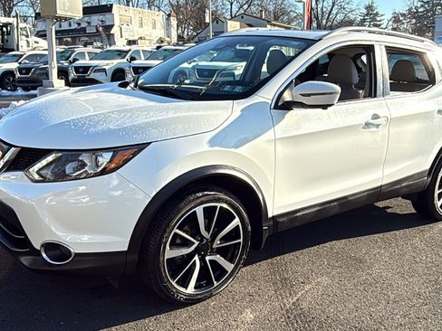 Used 2017 Nissan Rogue Sport SL w/ SL Premium Package image 3