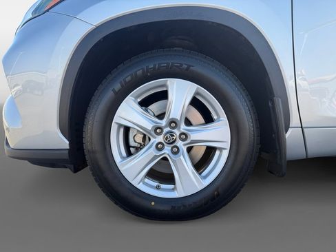 Certified 2024 Toyota Highlander LE image 14