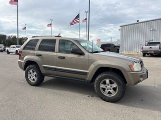 Used 2006 Jeep Grand Cherokee Laredo AWD/4WD video 1