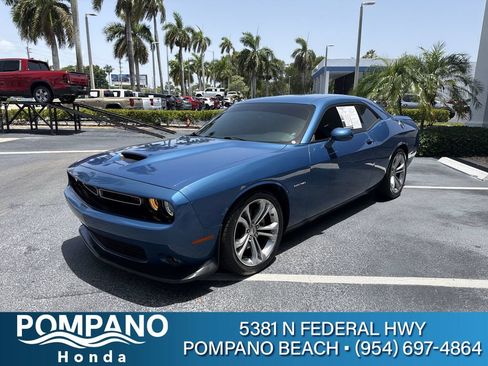 Used 2022 Dodge Challenger R/T RWD image 4