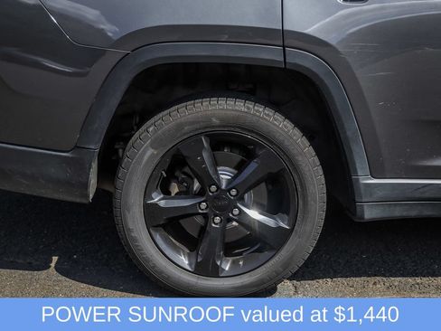 Used 2023 Jeep Grand Cherokee L Laredo AWD/4WD image 7