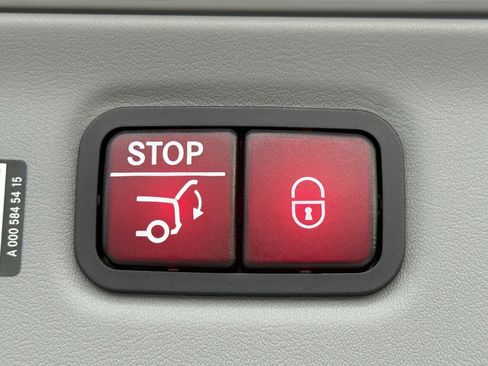 New 2025 Mercedes-Benz Maybach EQS 680 4MATIC image 13