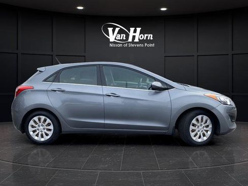 Used 2016 Hyundai Elantra GT image 2