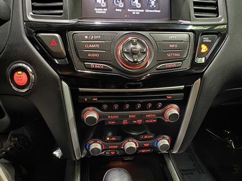 Used 2019 Nissan Pathfinder SV image 34