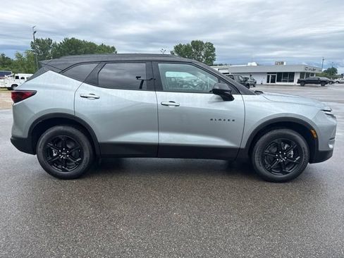 New 2026 Chevrolet Blazer LT w/ Midnight/Sport Edition AWD/4WD image 6
