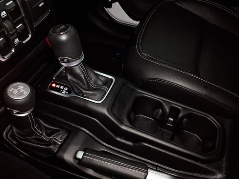 Used 2022 Jeep Wrangler Unlimited Sahara w/ Cold Weather Group image 23