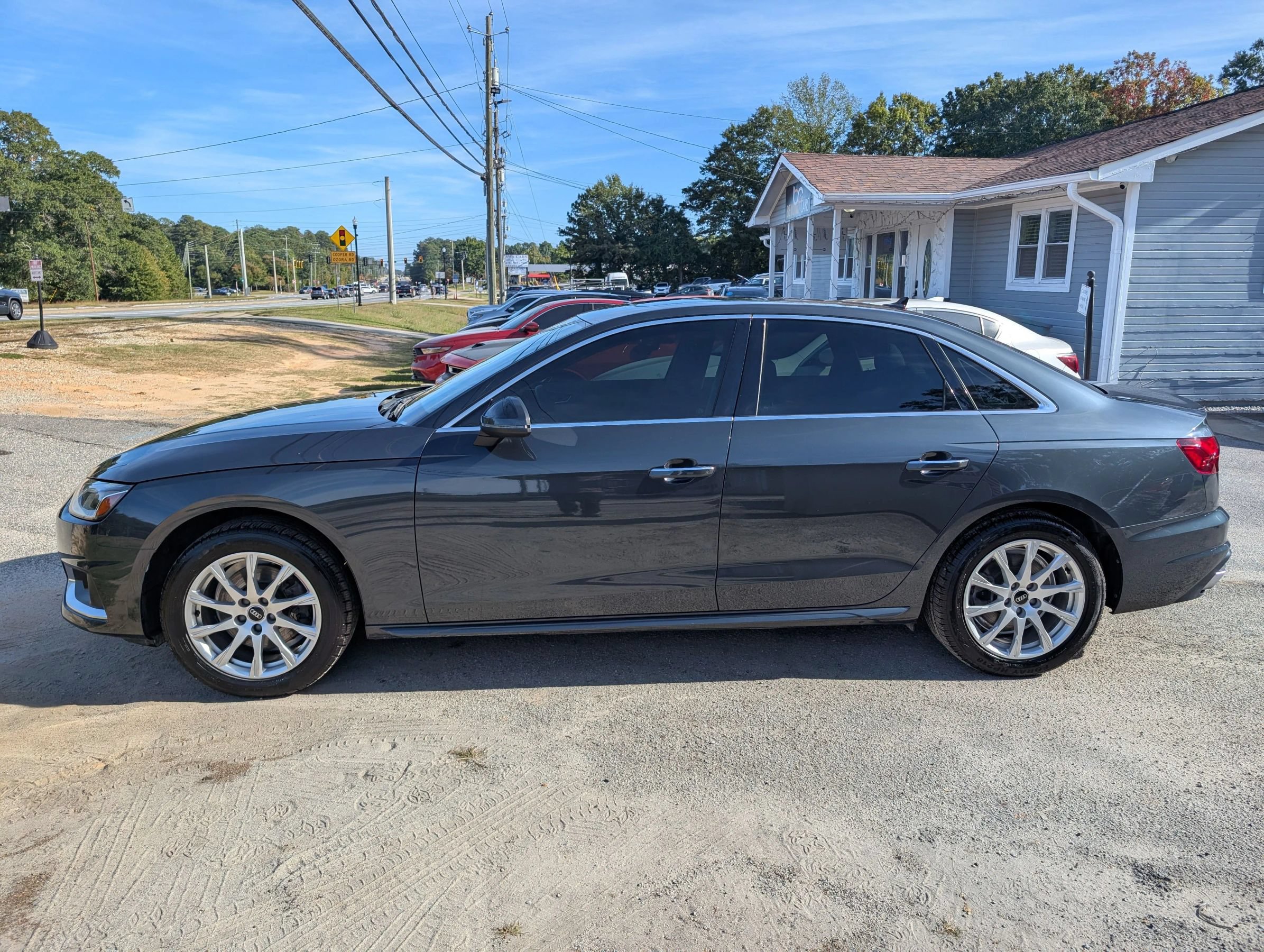 Used 2022 Audi A4 2.0T Premium w/ Convenience Package AWD/4WD image 3