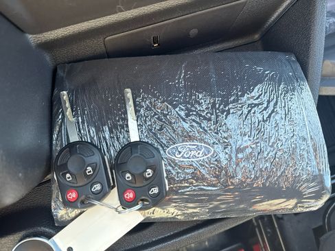 Used 2019 Ford Transit 150 XLT image 23