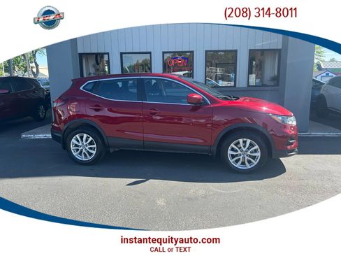 Used 2021 Nissan Rogue Sport S image 1