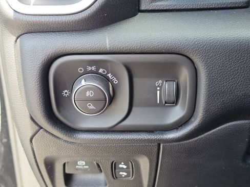Used 2022 RAM 1500 Big Horn AWD/4WD image 38