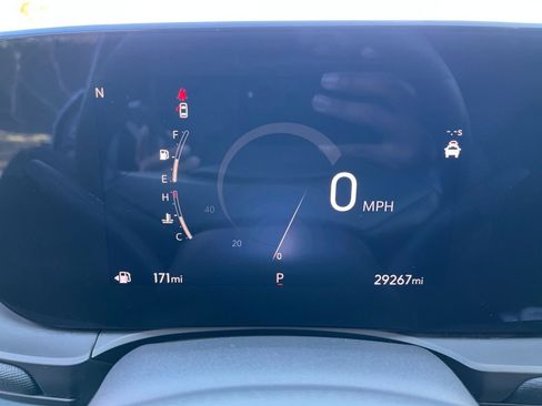 Used 2025 Buick Envista Preferred image 39