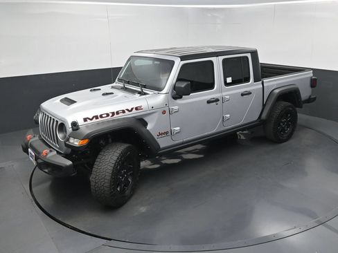 Used 2022 Jeep Gladiator Mojave AWD/4WD image 32