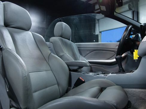 Used 2004 BMW M3 Convertible image 40