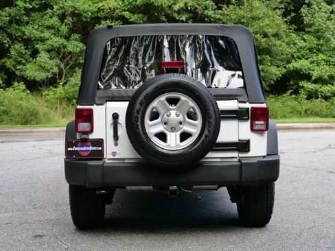 Used 2015 Jeep Wrangler Unlimited Sport image 15