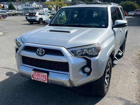Used 2017 Toyota 4Runner TRD Off-Road Premium AWD/4WD image 4