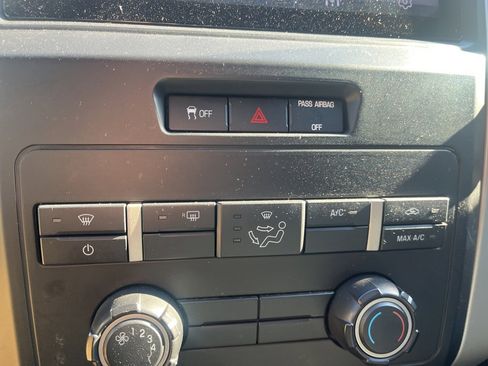 Used 2012 Ford F150 XLT w/ XLT Chrome Pkg image 16