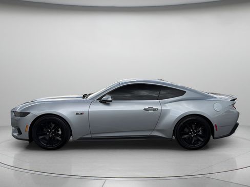 Certified 2026 Ford Mustang Coupe RWD image 5