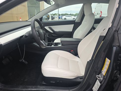 Used 2020 Tesla Model 3 Standard Range RWD image 14