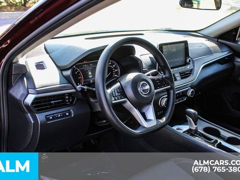 Used 2025 Nissan Altima 2.5 SV FWD image 21