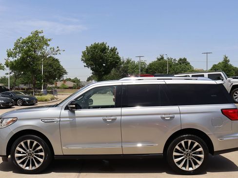 Used 2020 Lincoln Navigator Reserve w/ Luxury Package image 6