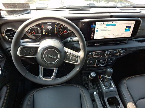 New 2026 Jeep Wrangler Unlimited Sahara AWD/4WD image 7