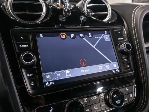 Used 2017 Bentley Bentayga W12 image 10