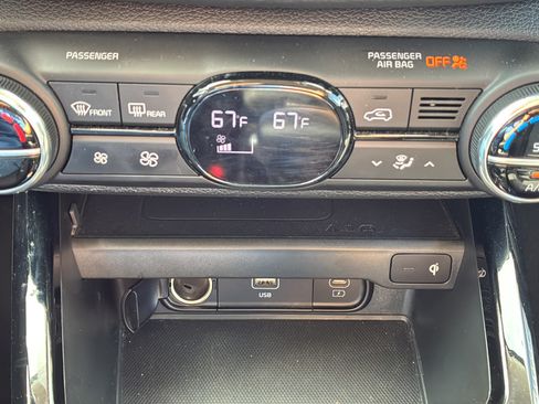 Certified 2025 Kia Soul EX FWD image 30