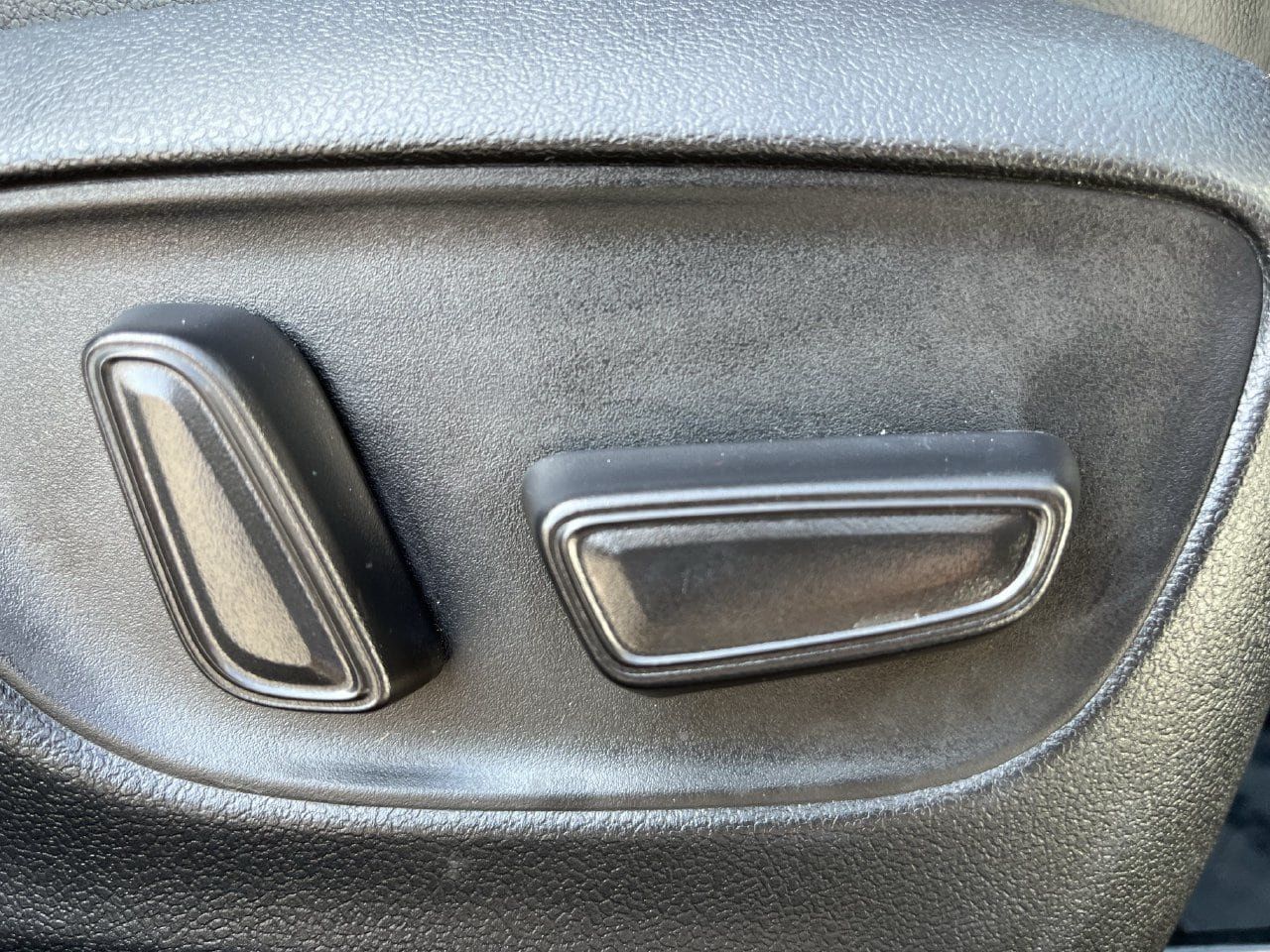 Used 2024 Toyota Highlander XLE FWD image 26