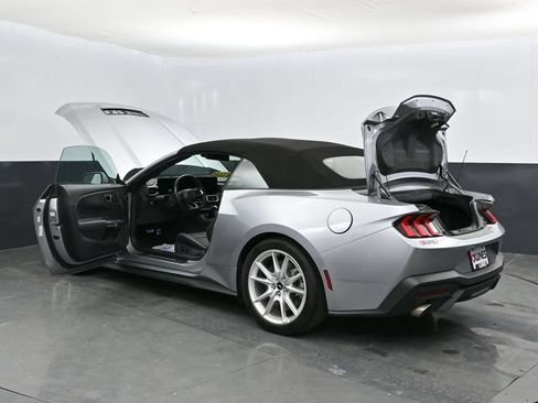 Used 2025 Ford Mustang GT Premium RWD image 39