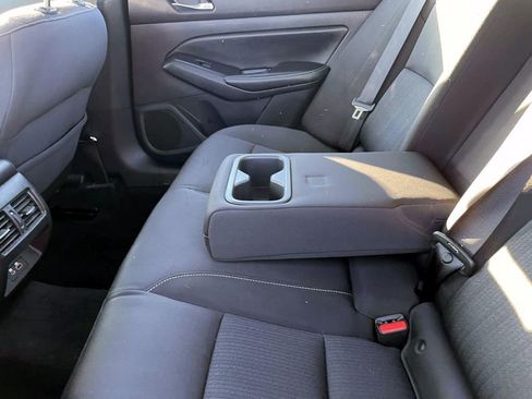 Used 2019 Nissan Altima 2.5 SV image 11