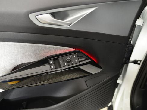 Used 2025 Volkswagen ID.4 Limited image 21