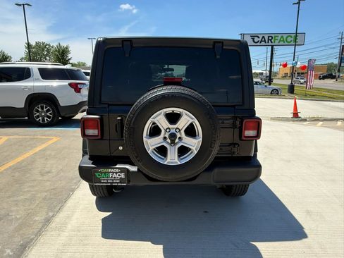 Used 2019 Jeep Wrangler Unlimited Sport S AWD/4WD image 11