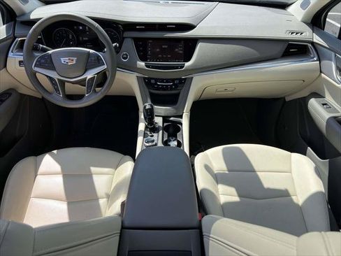 Used 2025 Cadillac XT5 Premium Luxury w/ Technology Package AWD/4WD image 16