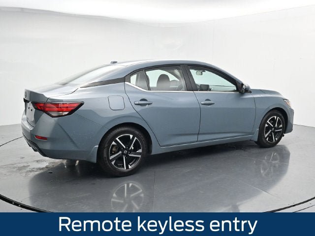Used 2025 Nissan Sentra SV FWD image 11