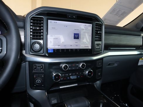 Used 2025 Ford F150 Lariat w/ Equipment Group 501A Mid image 27