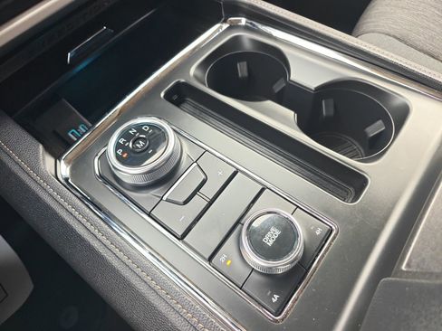 Used 2024 Ford Expedition Max XLT image 24